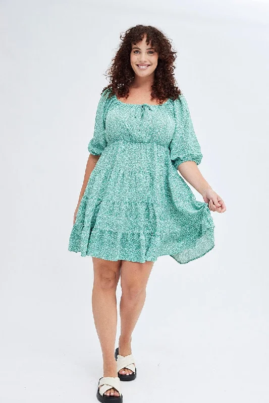 Green Ditsy Scoop Tiered Dress 3/4 Sleeve Gather Bust