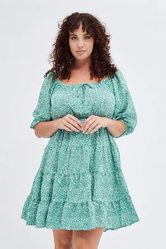 Green Ditsy Scoop Tiered Dress 3/4 Sleeve Gather Bust