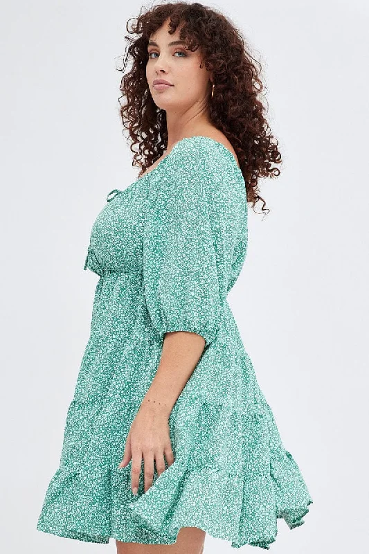 Green Ditsy Scoop Tiered Dress 3/4 Sleeve Gather Bust