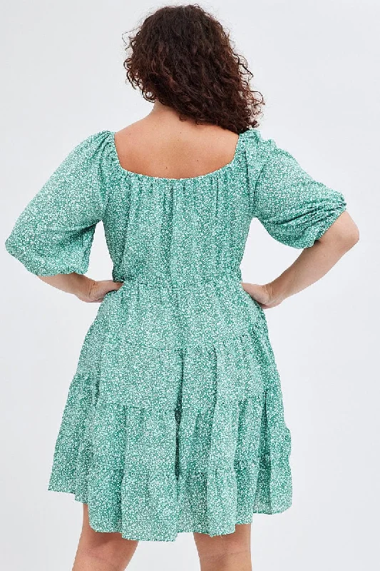 Green Ditsy Scoop Tiered Dress 3/4 Sleeve Gather Bust